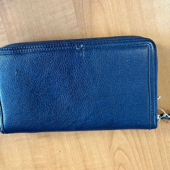 Liz Claiborne wallet clutch - Picture 2 of 5